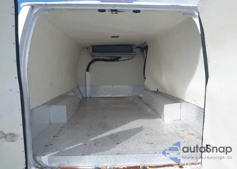 2008 Ford E-350 Super Duty Commercial/Recreational z USA, uszkodzony, nr VIN 1FTSS34LX8DA95633